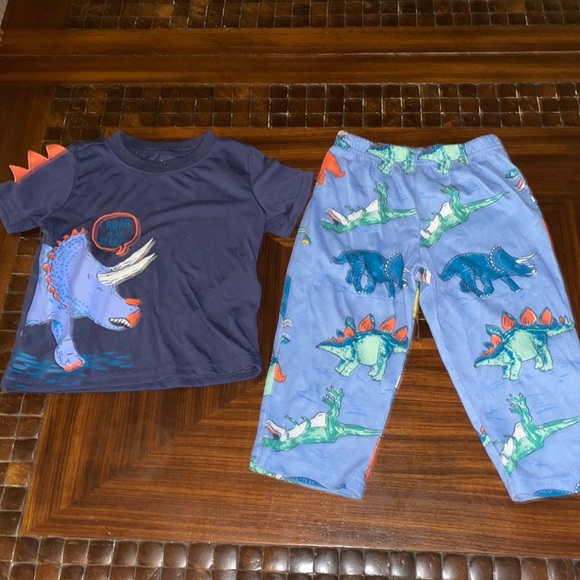 (5) pairs of carters pajamas - Picture 6 of 6